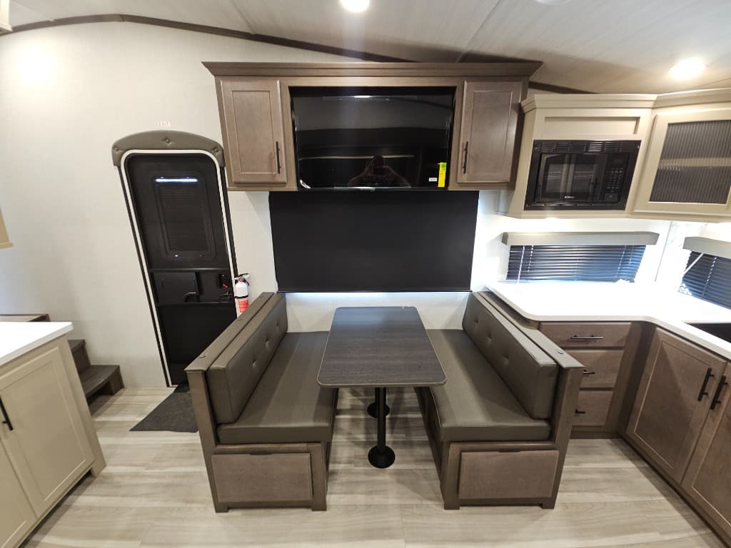2026 Keystone RV 2026 Keystone RV Cougar Half-Ton - thumbnail 8