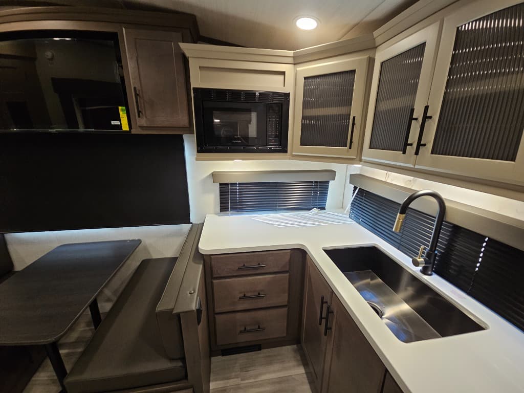 2026 Keystone RV 2026 Keystone RV Cougar Half-Ton - thumbnail 13