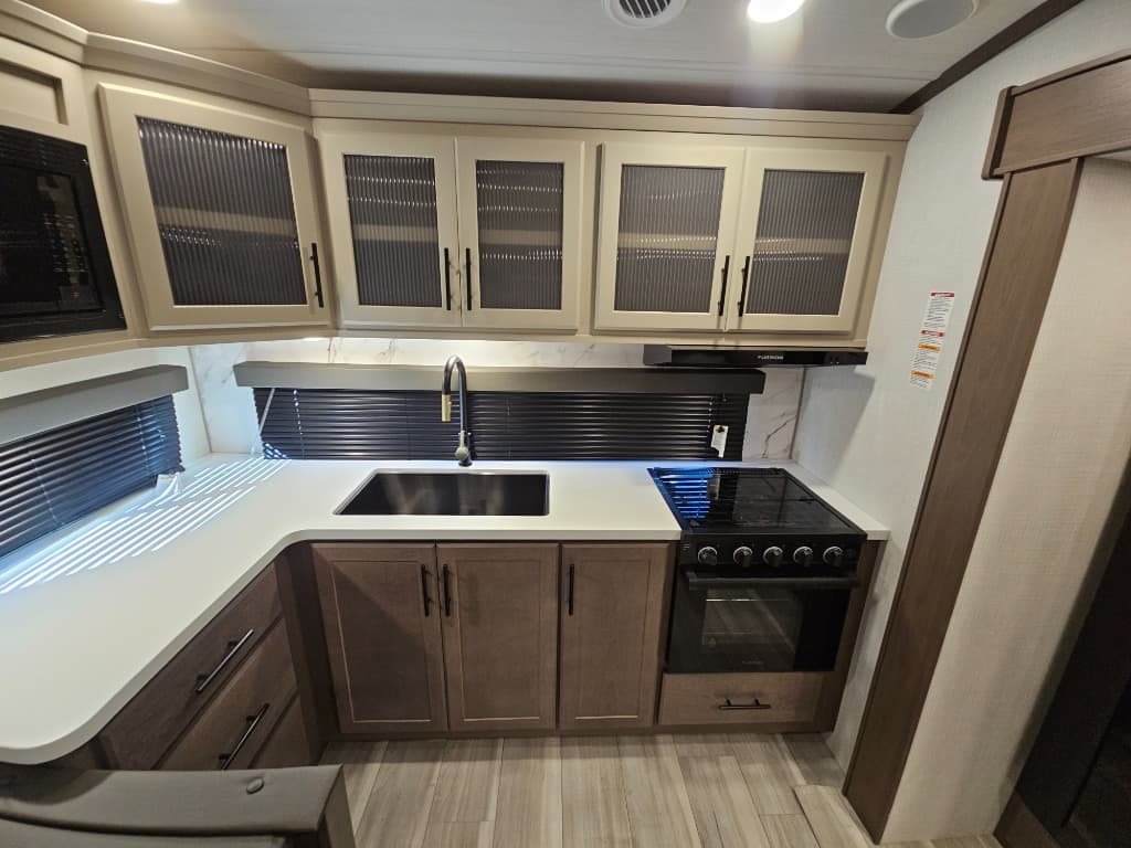 2026 Keystone RV 2026 Keystone RV Cougar Half-Ton - thumbnail 16