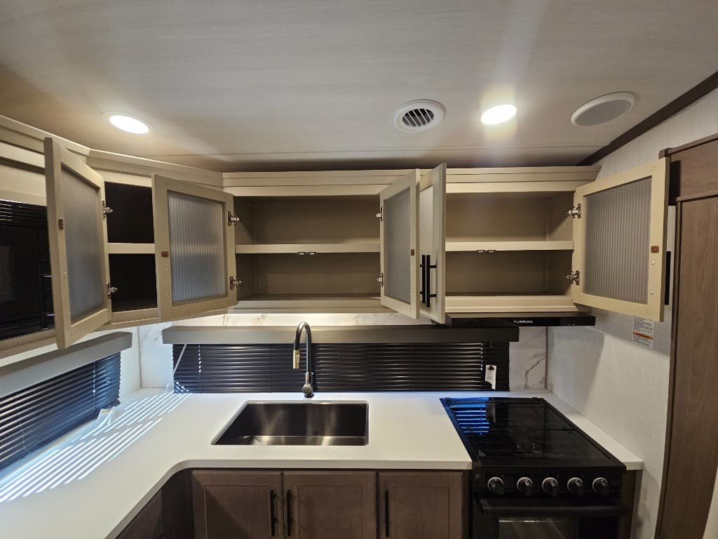 2026 Keystone RV 2026 Keystone RV Cougar Half-Ton - thumbnail 17