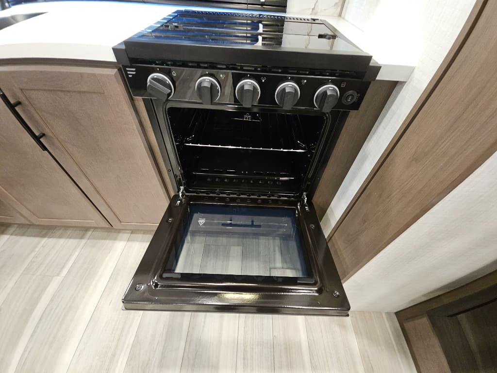 2026 Keystone RV 2026 Keystone RV Cougar Half-Ton - thumbnail 19