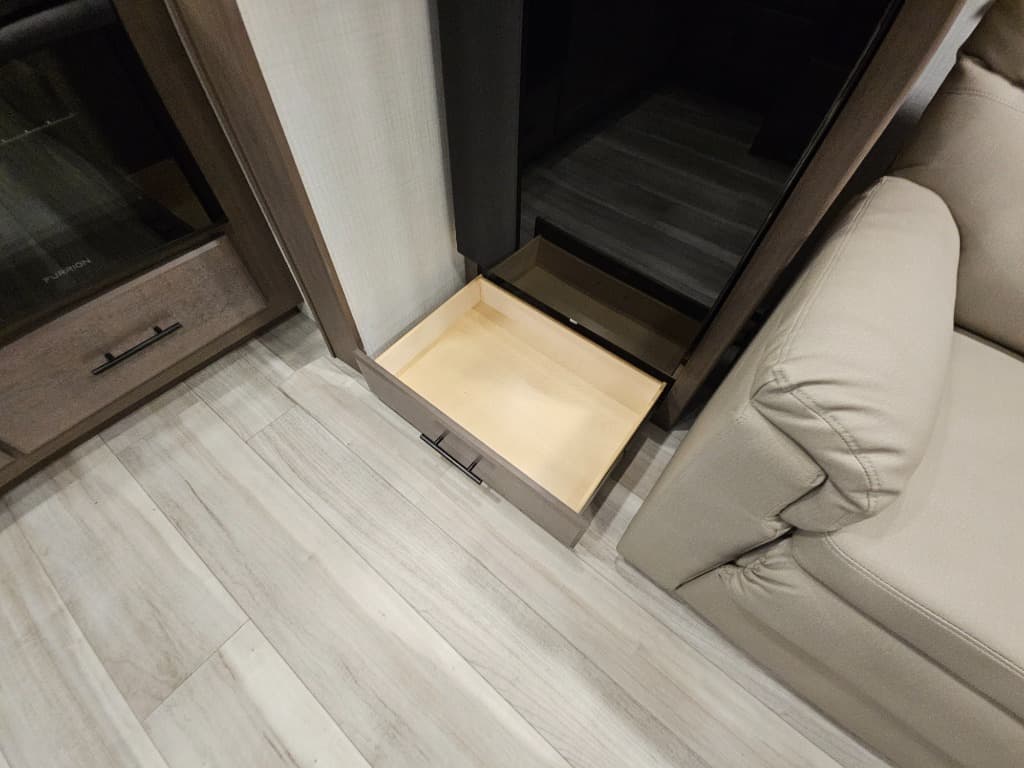 2026 Keystone RV 2026 Keystone RV Cougar Half-Ton - thumbnail 24