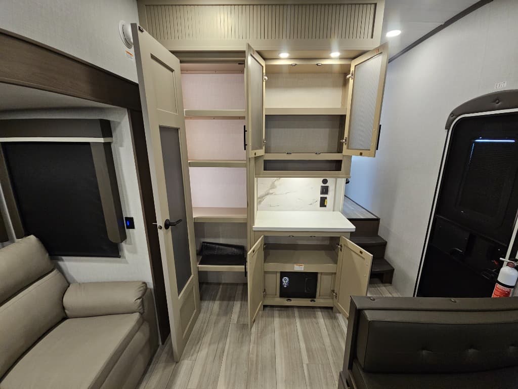 2026 Keystone RV 2026 Keystone RV Cougar Half-Ton - thumbnail 28