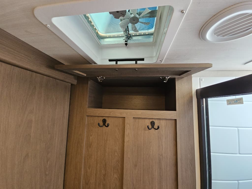 2026 Keystone RV 2026 Keystone RV Cougar Half-Ton - thumbnail 32