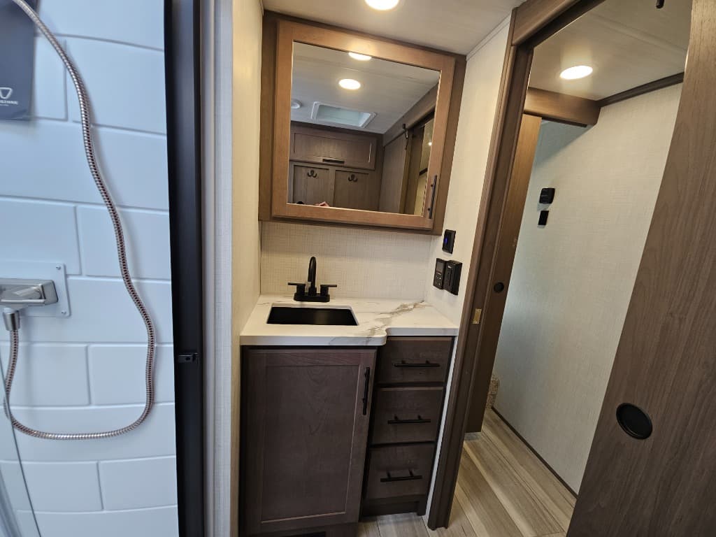 2026 Keystone RV 2026 Keystone RV Cougar Half-Ton - thumbnail 33