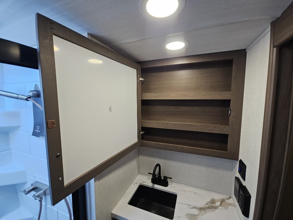 2026 Keystone RV 2026 Keystone RV Cougar Half-Ton - thumbnail 34