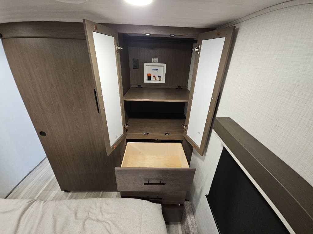 2026 Keystone RV 2026 Keystone RV Cougar Half-Ton - thumbnail 41