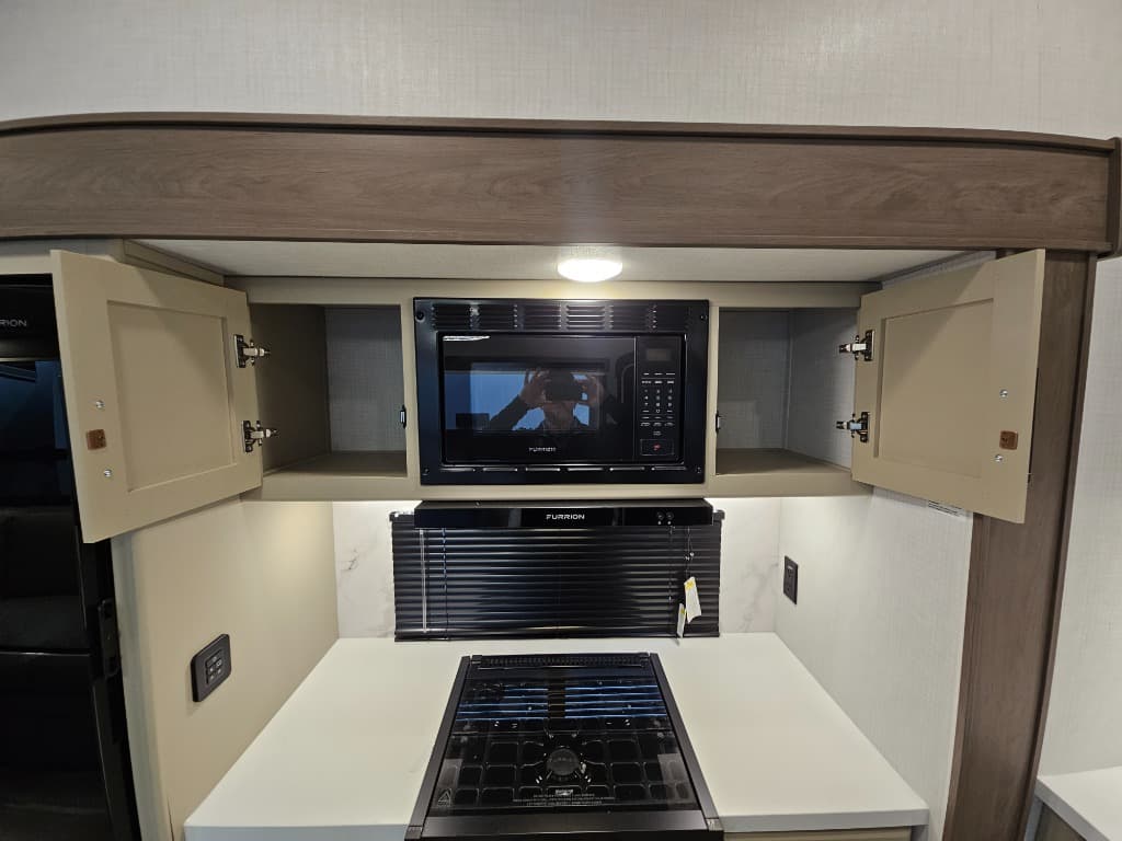 2026 Keystone RV 2026 Keystone RV Cougar Half-Ton - thumbnail 25