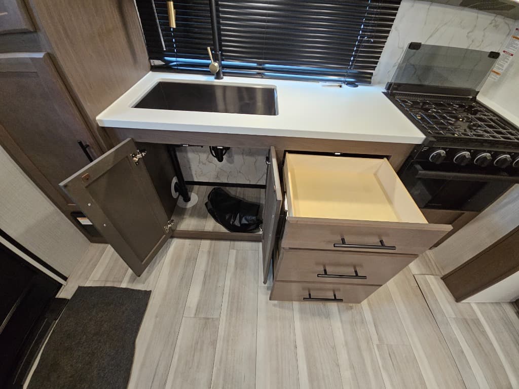 2026 Keystone RV 2026 Keystone RV Cougar Half-Ton - thumbnail 16