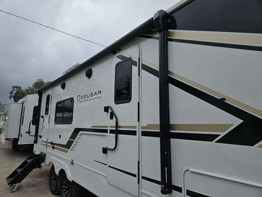 2026 Keystone RV 2026 Keystone RV Cougar Half-Ton - thumbnail 33