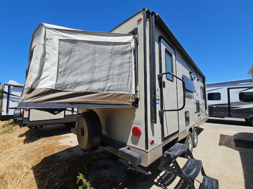 2019 Forest River 2019 Forest River Rockwood Roo - thumbnail 2