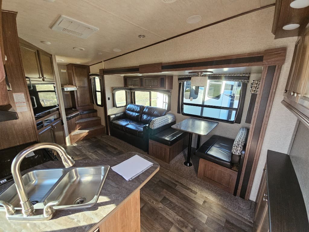 2018 Heartland RV 2018 Heartland RV Pioneer - thumbnail 5