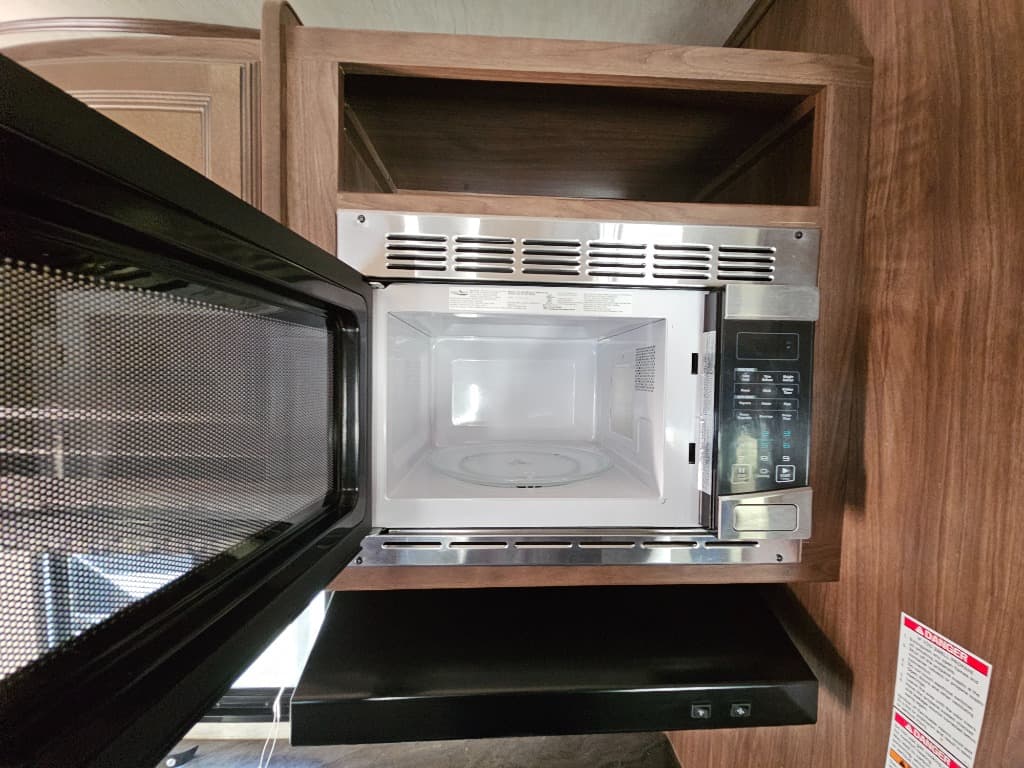 2018 Heartland RV 2018 Heartland RV Pioneer - thumbnail 20