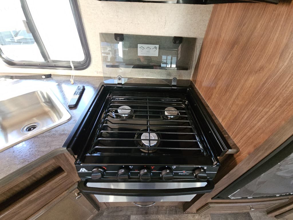 2018 Heartland RV 2018 Heartland RV Pioneer - thumbnail 22