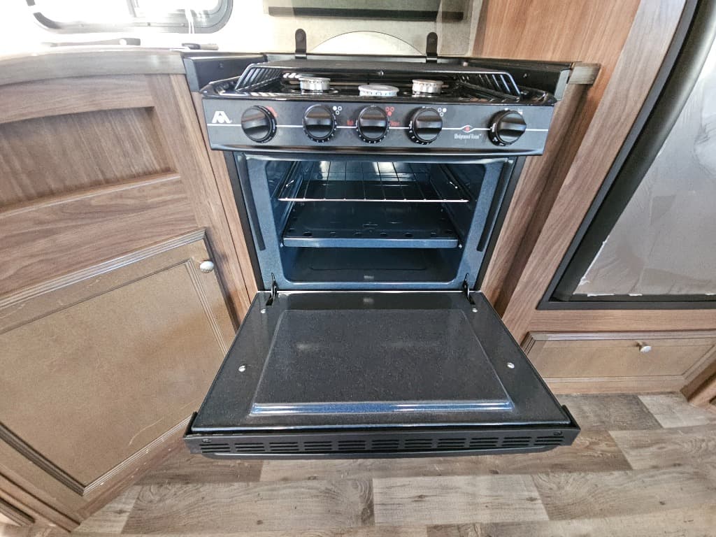 2018 Heartland RV 2018 Heartland RV Pioneer - thumbnail 23