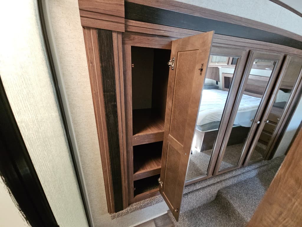 2018 Heartland RV 2018 Heartland RV Pioneer - thumbnail 40