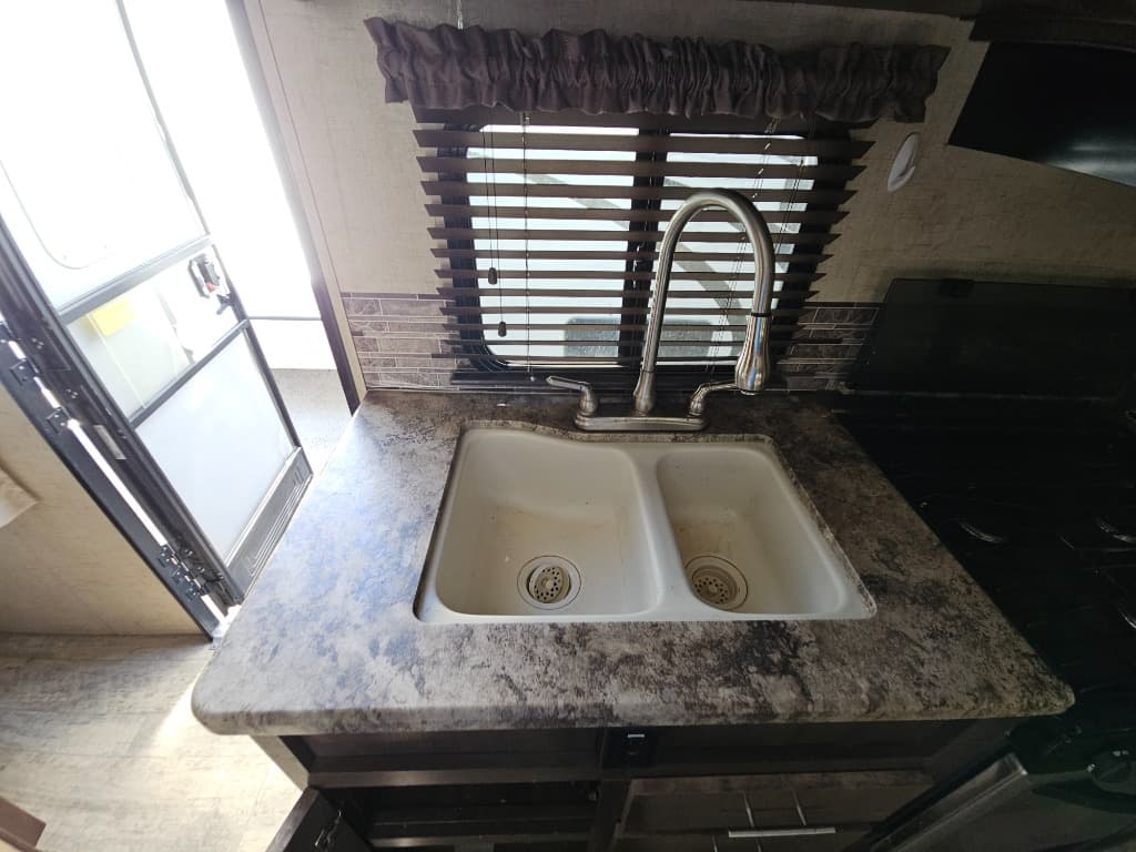 2016 Forest River 2016 Forest River Surveyor - thumbnail 23