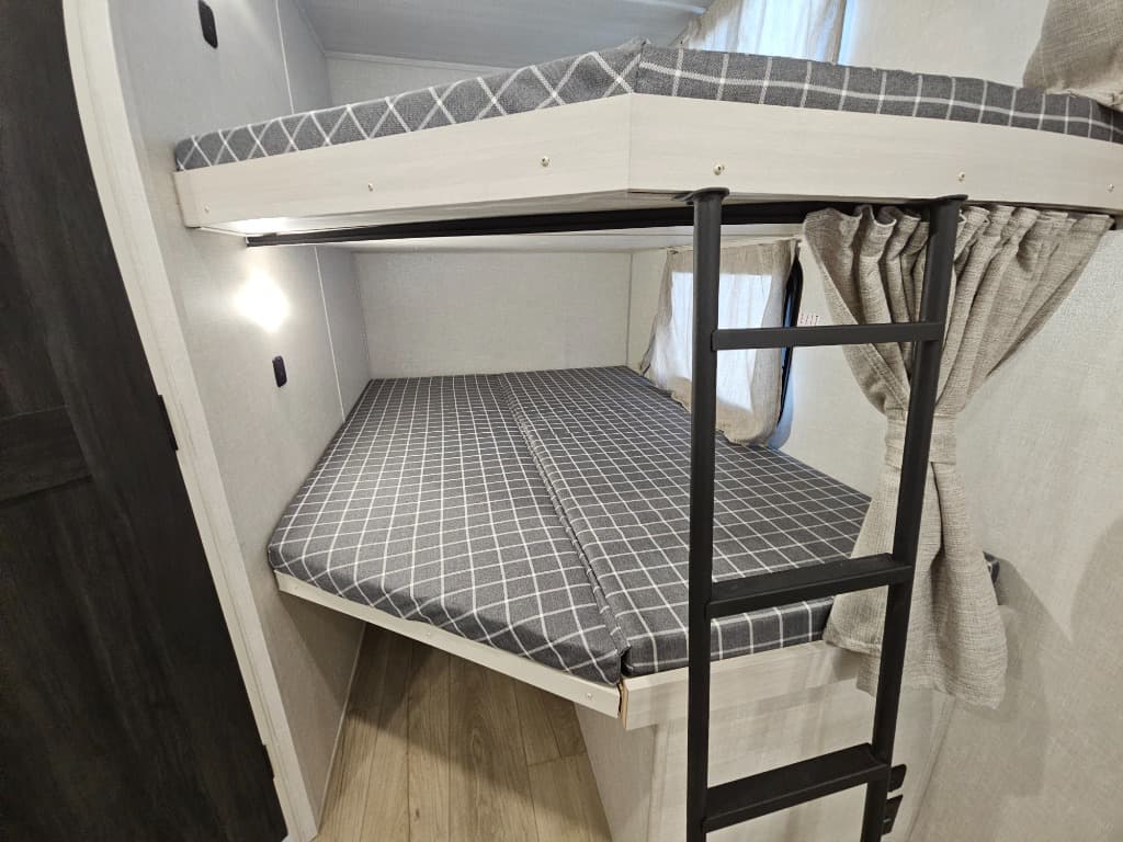 2025 Forest River 2025 Forest River Surveyor Camp Series - thumbnail 14