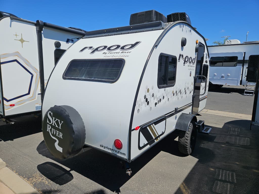 2022 Forest River 2022 Forest River R-Pod - thumbnail 3