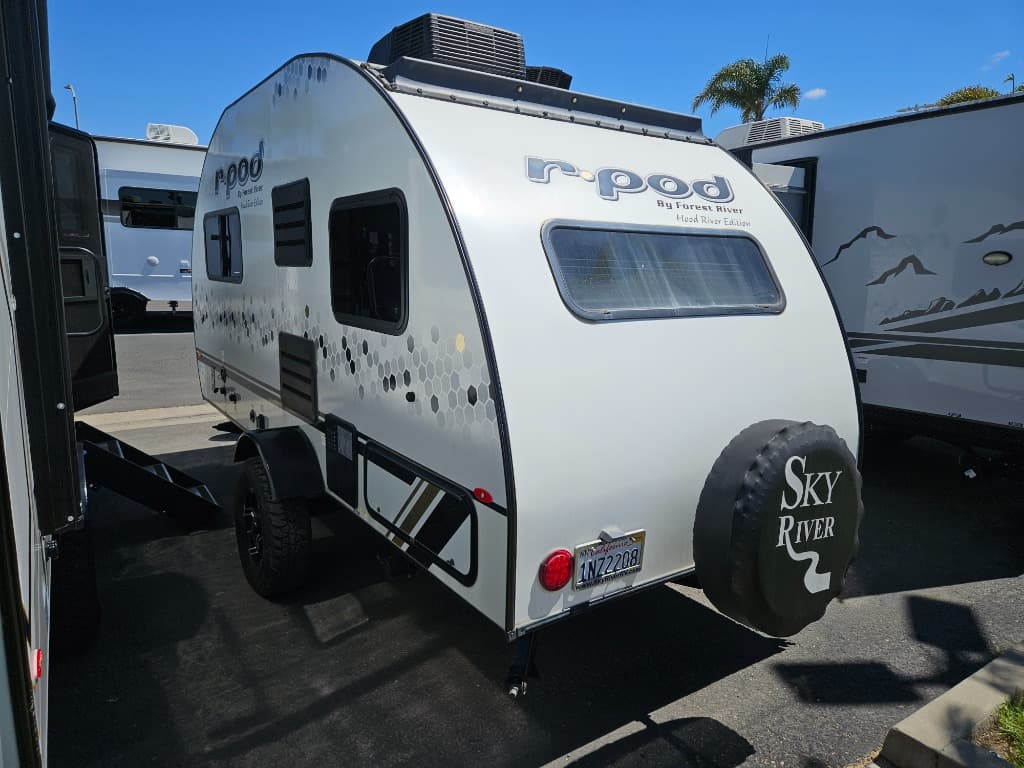 2022 Forest River 2022 Forest River R-Pod - thumbnail 5