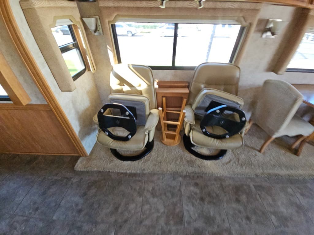 2010 Winnebago 2010 Winnebago Journey - thumbnail 38