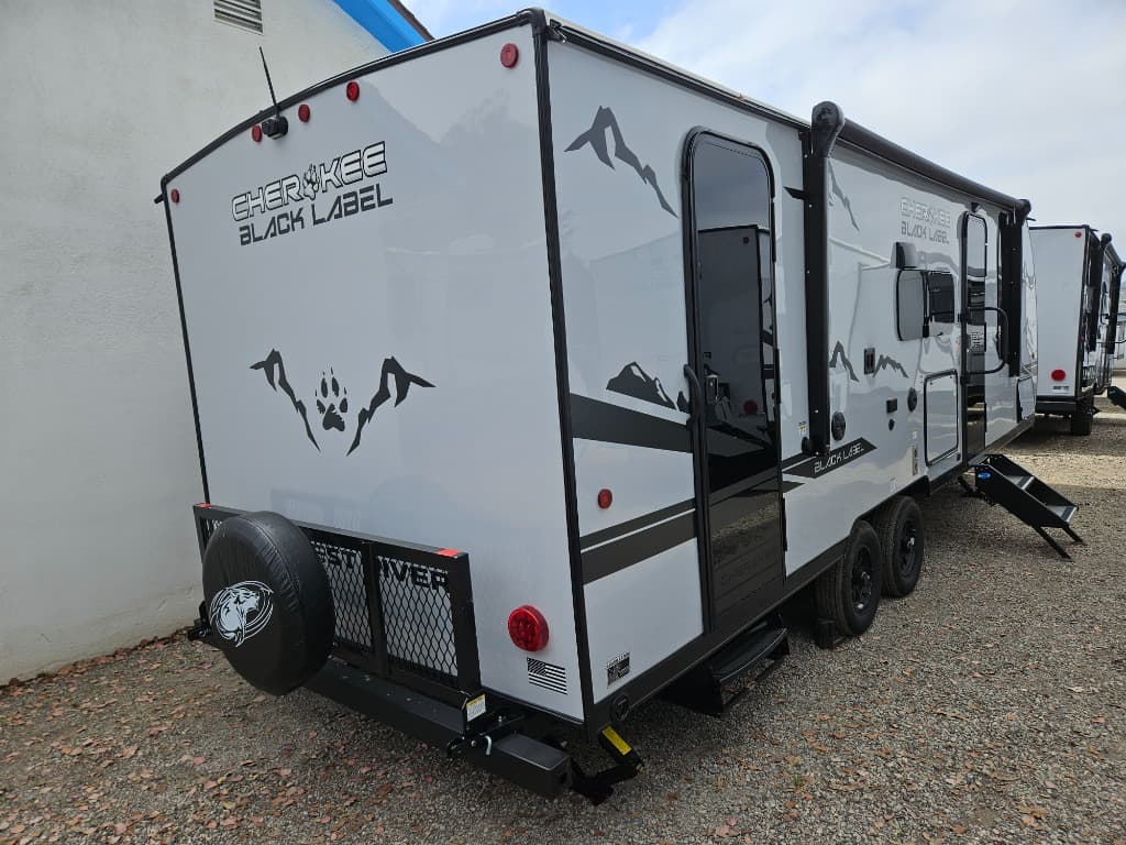 2025 Forest River 2025 Forest River Cherokee Grey Wolf Black Label - thumbnail 2