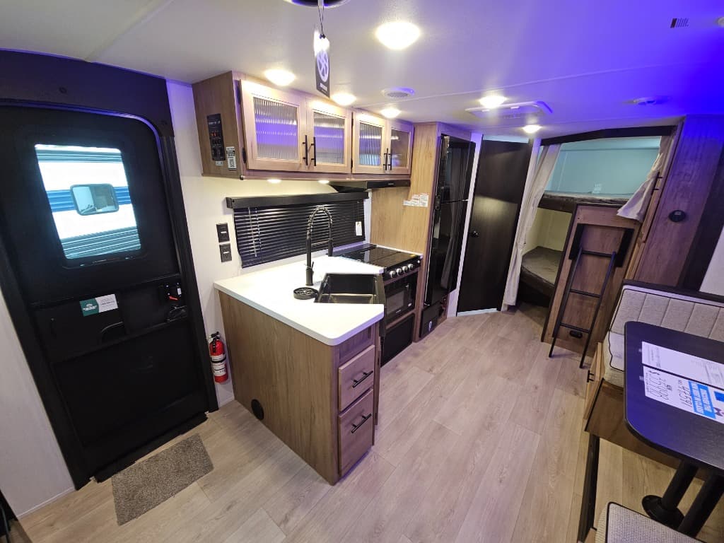 2025 Forest River 2025 Forest River Cherokee Grey Wolf Black Label - thumbnail 8