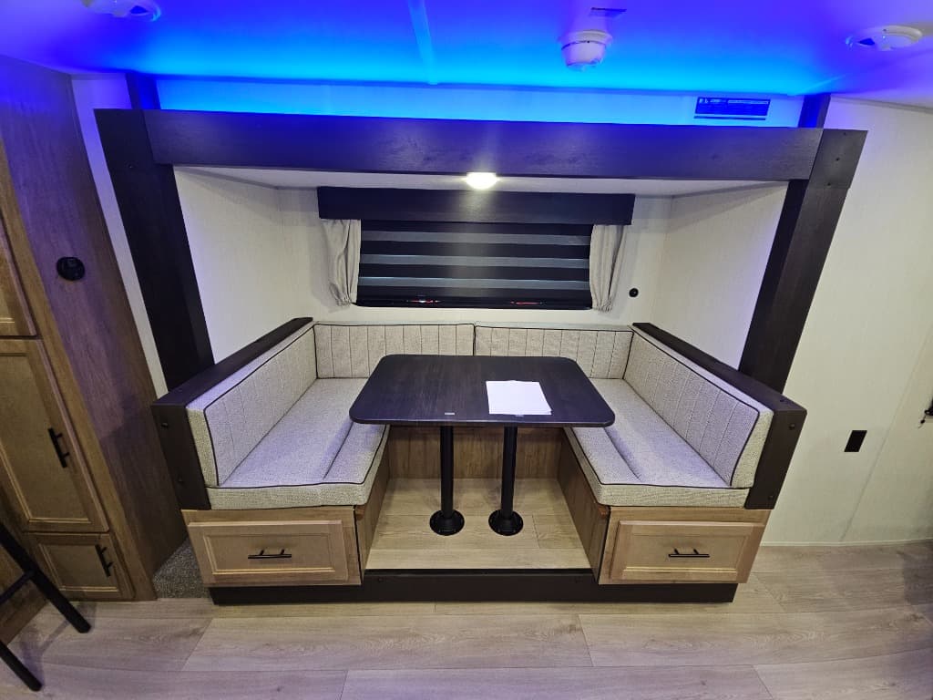 2025 Forest River 2025 Forest River Cherokee Grey Wolf Black Label - thumbnail 9