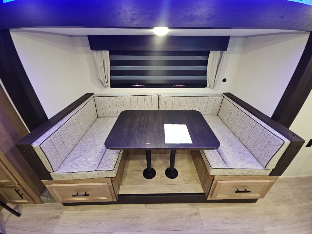 2025 Forest River 2025 Forest River Cherokee Grey Wolf Black Label - thumbnail 10