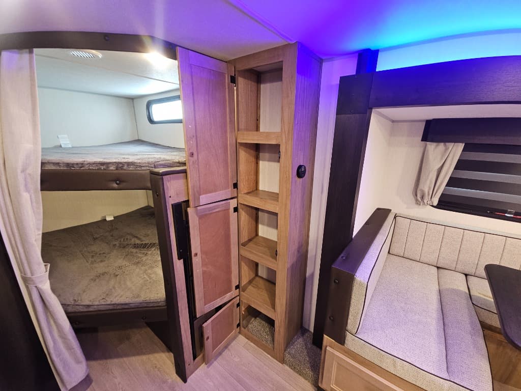 2025 Forest River 2025 Forest River Cherokee Grey Wolf Black Label - thumbnail 12