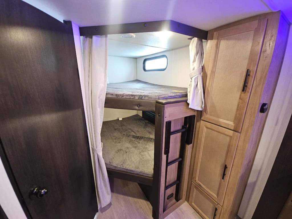 2025 Forest River 2025 Forest River Cherokee Grey Wolf Black Label - thumbnail 13