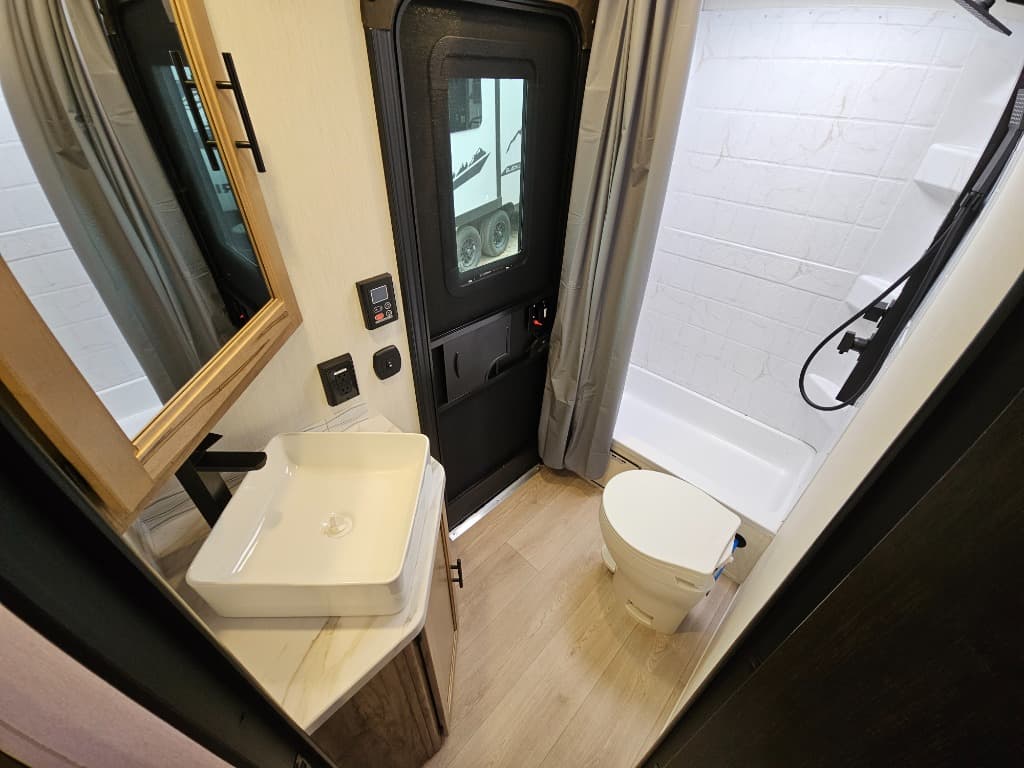 2025 Forest River 2025 Forest River Cherokee Grey Wolf Black Label - thumbnail 14