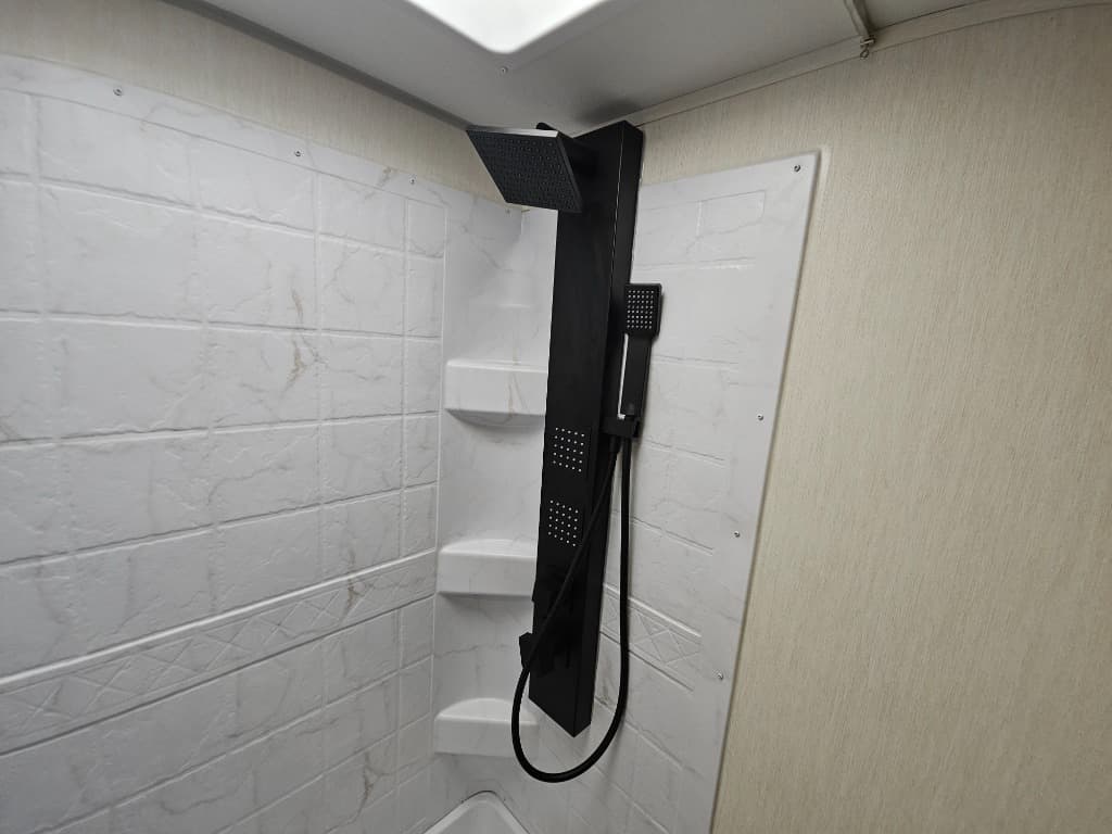 2025 Forest River 2025 Forest River Cherokee Grey Wolf Black Label - thumbnail 16