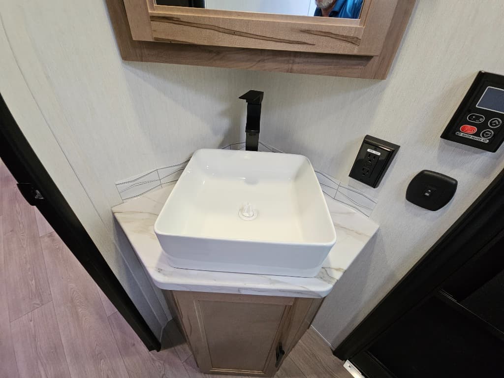 2025 Forest River 2025 Forest River Cherokee Grey Wolf Black Label - thumbnail 19