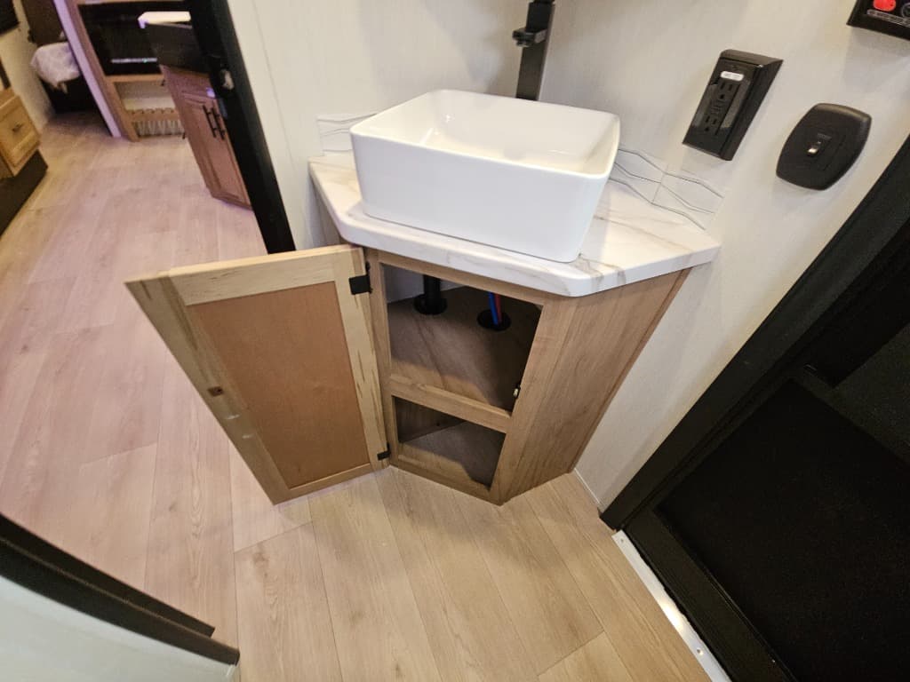 2025 Forest River 2025 Forest River Cherokee Grey Wolf Black Label - thumbnail 20