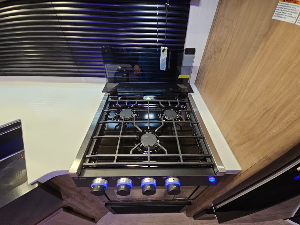 2025 Forest River 2025 Forest River Cherokee Grey Wolf Black Label - thumbnail 24