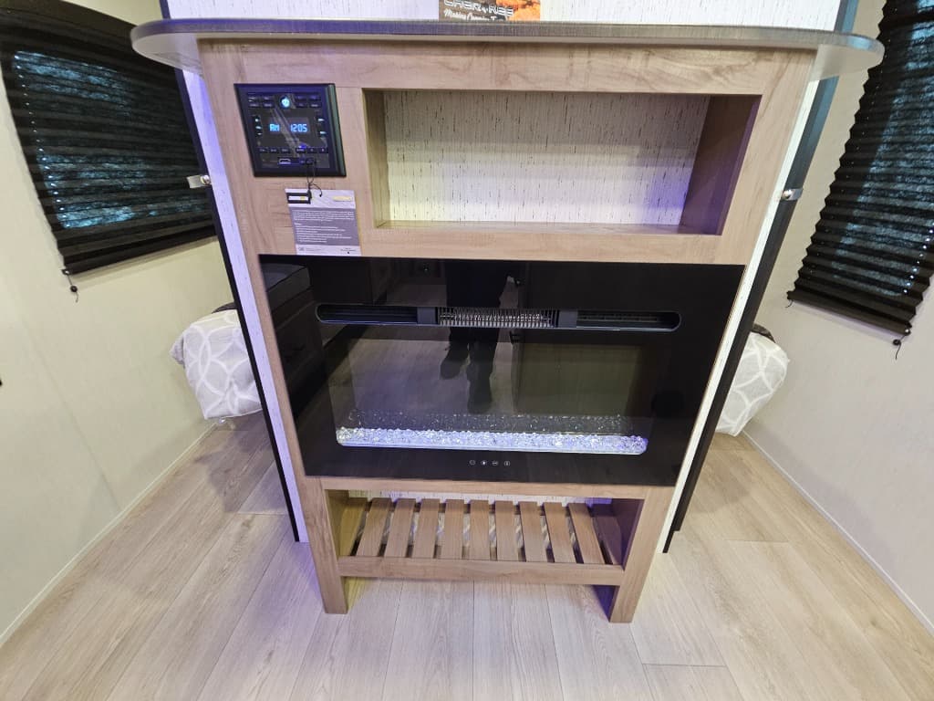 2025 Forest River 2025 Forest River Cherokee Grey Wolf Black Label - thumbnail 29