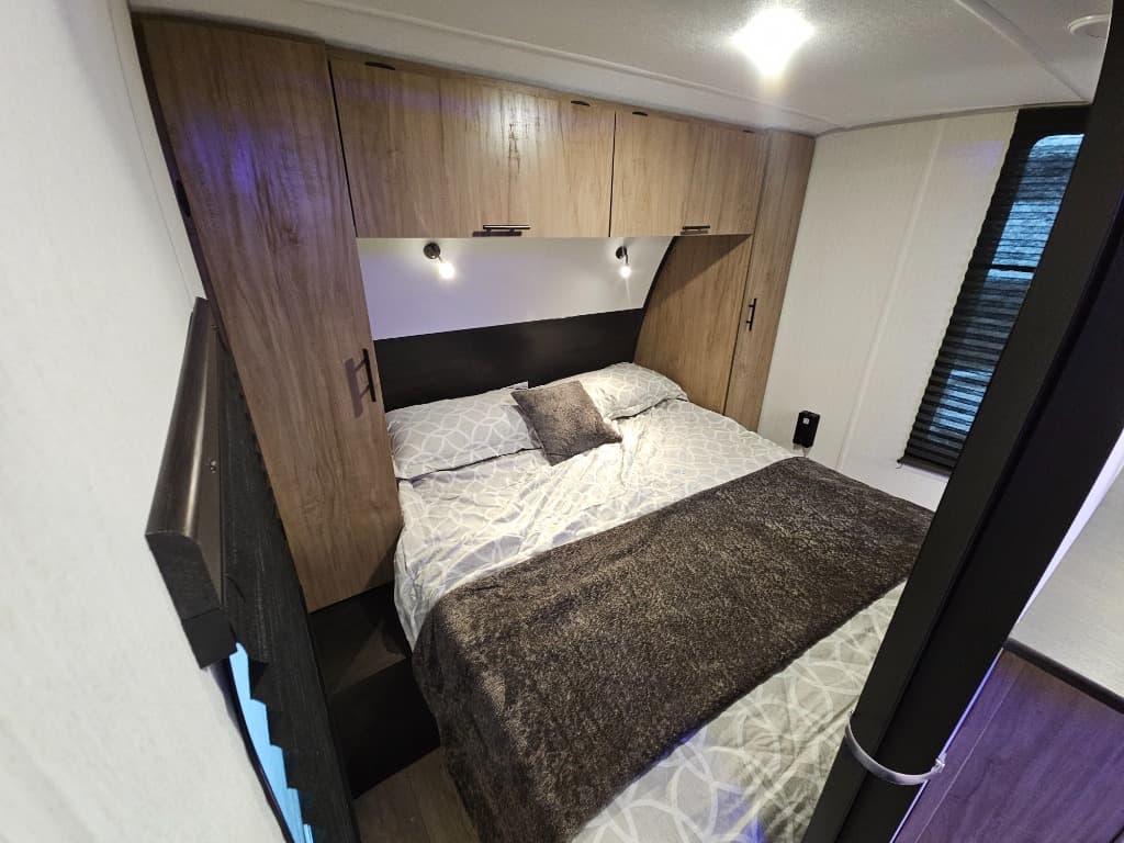 2025 Forest River 2025 Forest River Cherokee Grey Wolf Black Label - thumbnail 30