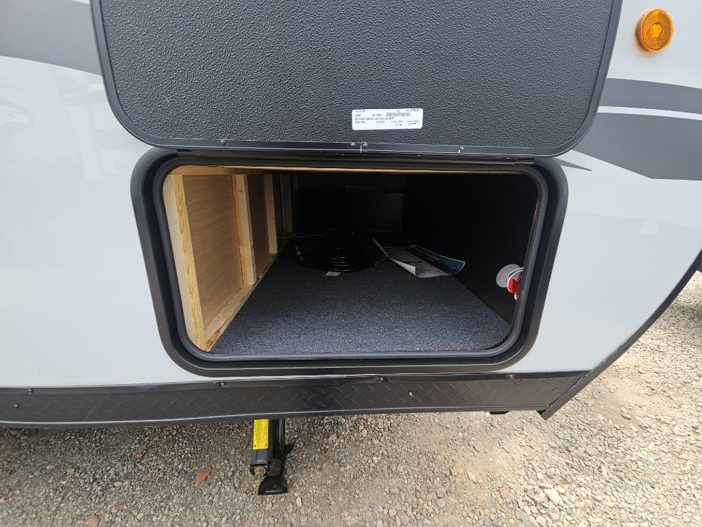 2025 Forest River 2025 Forest River Cherokee Grey Wolf Black Label - thumbnail 36