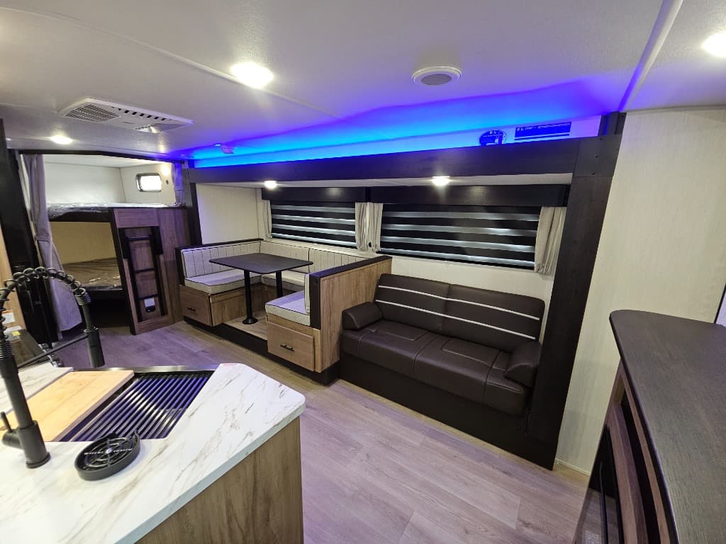 2025 Forest River 2025 Forest River Cherokee - thumbnail 8