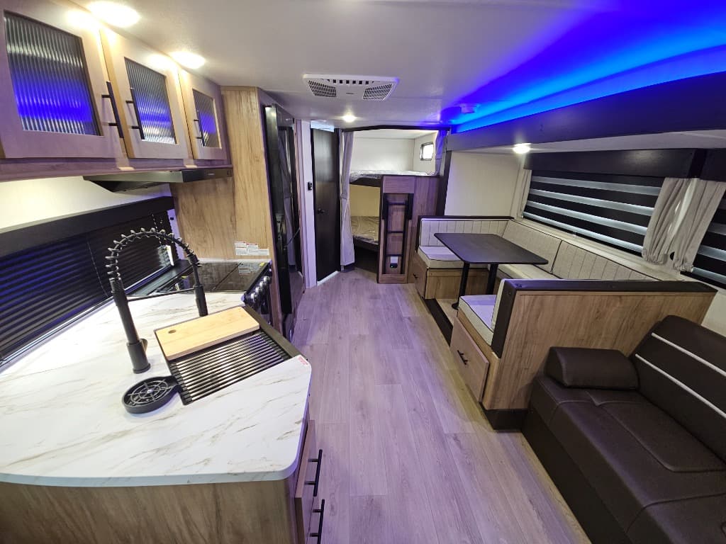 2025 Forest River 2025 Forest River Cherokee - thumbnail 9