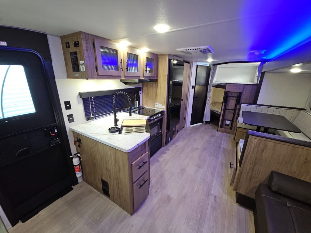 2025 Forest River 2025 Forest River Cherokee - thumbnail 10