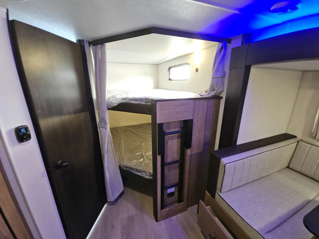 2025 Forest River 2025 Forest River Cherokee - thumbnail 15