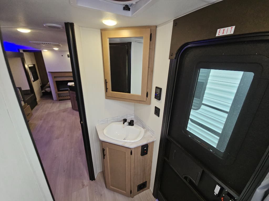 2025 Forest River 2025 Forest River Cherokee - thumbnail 21