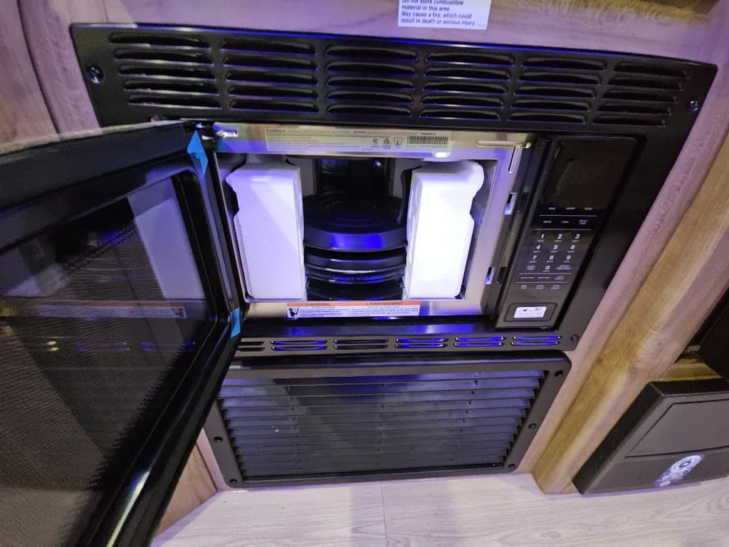 2025 Forest River 2025 Forest River Cherokee - thumbnail 40