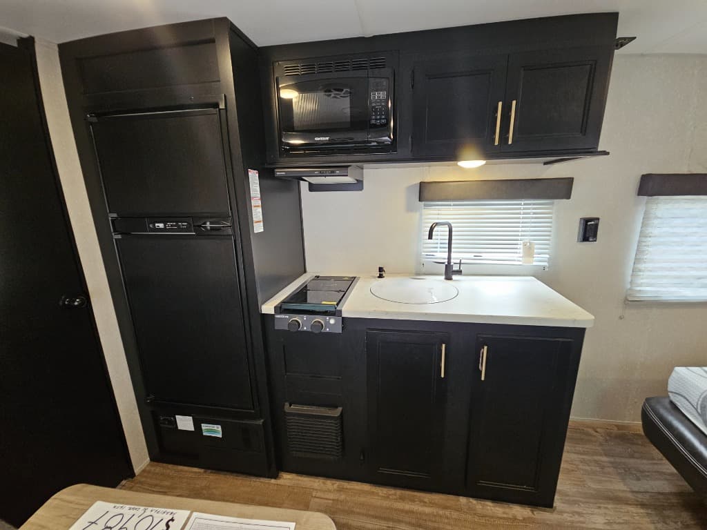 2021 Forest River 2021 Forest River Cherokee Wolf Pup - thumbnail 12