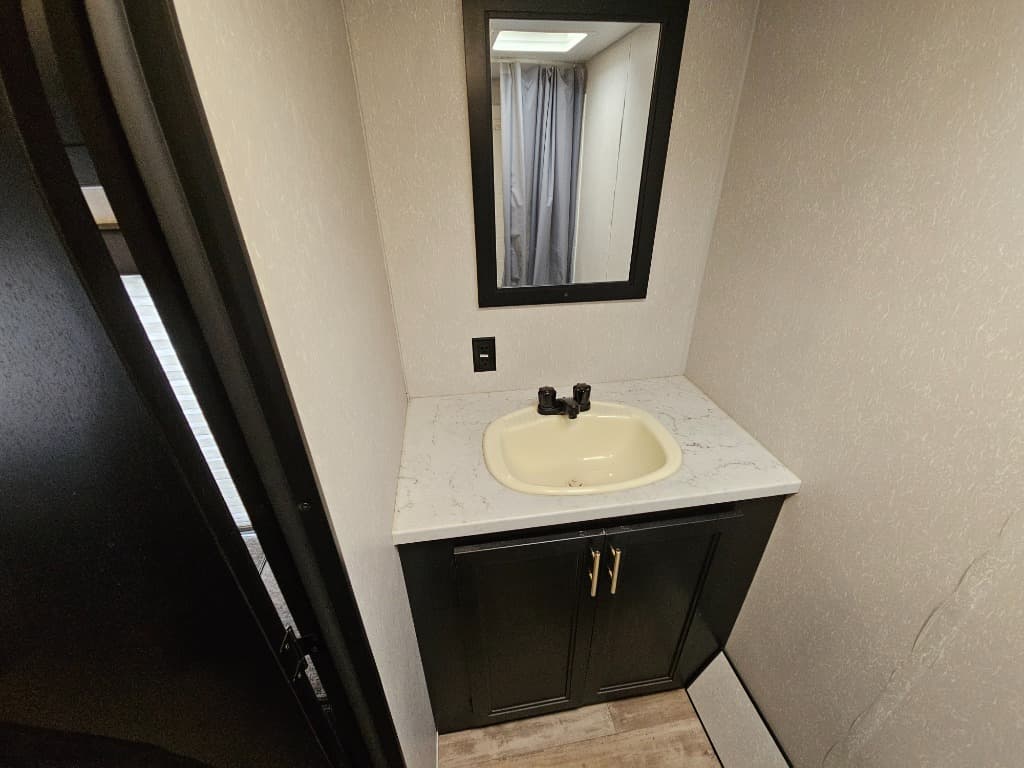 2021 Forest River 2021 Forest River Cherokee Wolf Pup - thumbnail 23