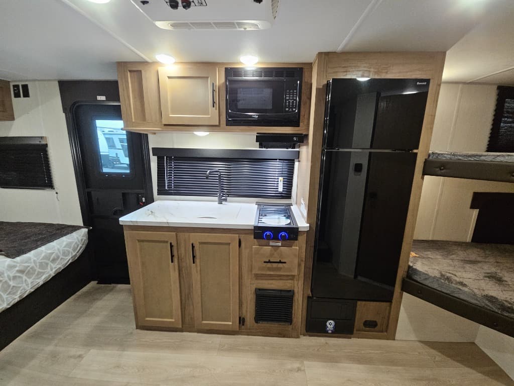 2025 Forest River 2025 Forest River Cherokee Wolf Pup - thumbnail 17