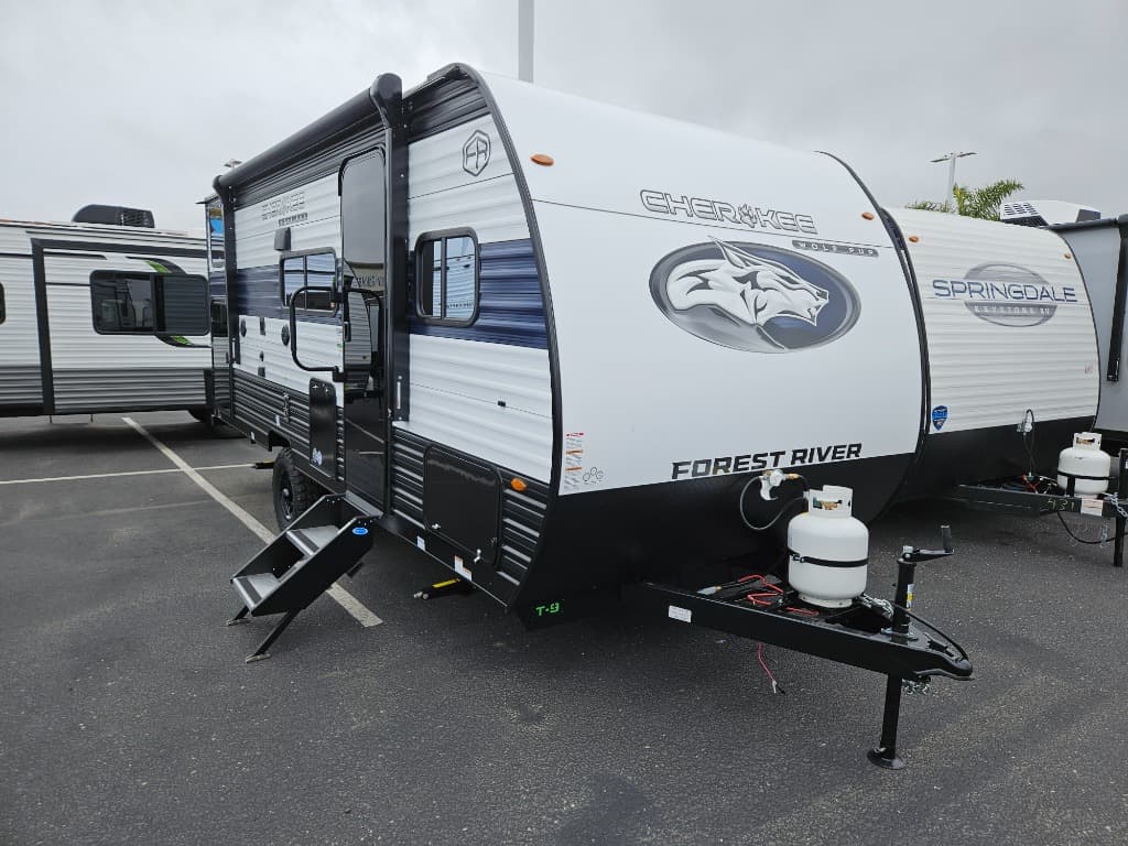 2025 Forest River Cherokee Wolf Pup 17JW