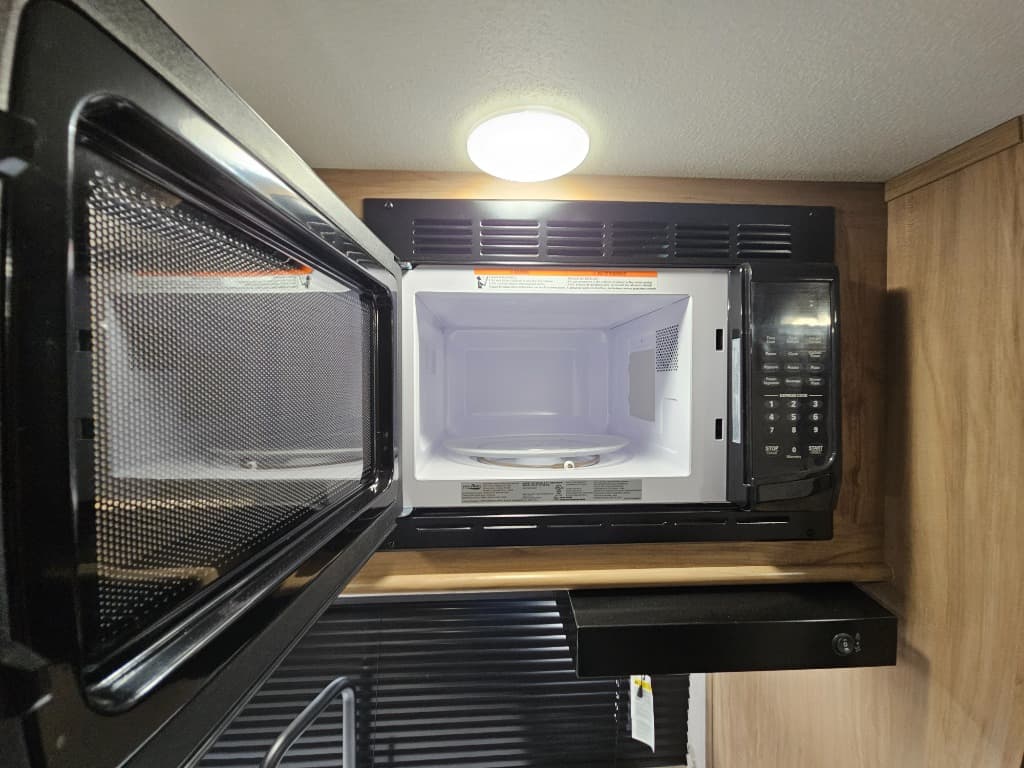 2025 Forest River 2025 Forest River Cherokee Wolf Pup - thumbnail 16